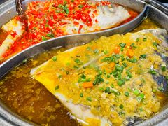 -阿瓦山寨·湘菜现炒·剁椒鱼头王(咸阳总店)
