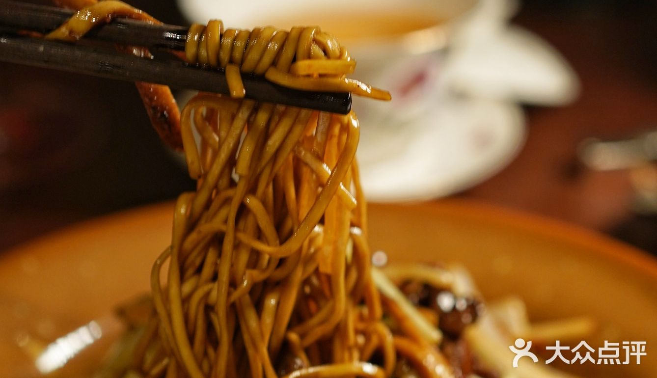 这里的萝卜干竟然塞进了臭豆腐里