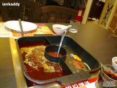 梭边鱼&nbsp;鸳鸯锅底-新辣道鱼火锅(航天万源店)