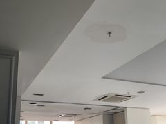 -卡罗酒店(东门晒布地铁站店)