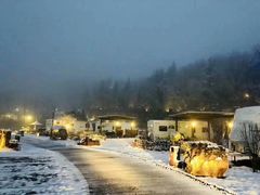 -三峡国际房车露营地(G348店)