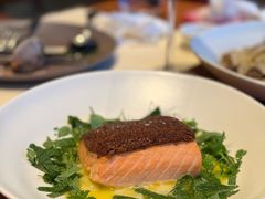 牛肝菌裹烤三文鱼-Mercato莫卡多露台餐厅与酒吧(K11店)