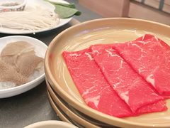 -牛YO寿喜烧·铁板烧和牛火锅自助(市府恒隆店)