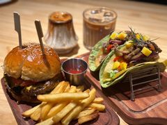 -三勾JJJ Burger&Coffee(梅溪湖店)