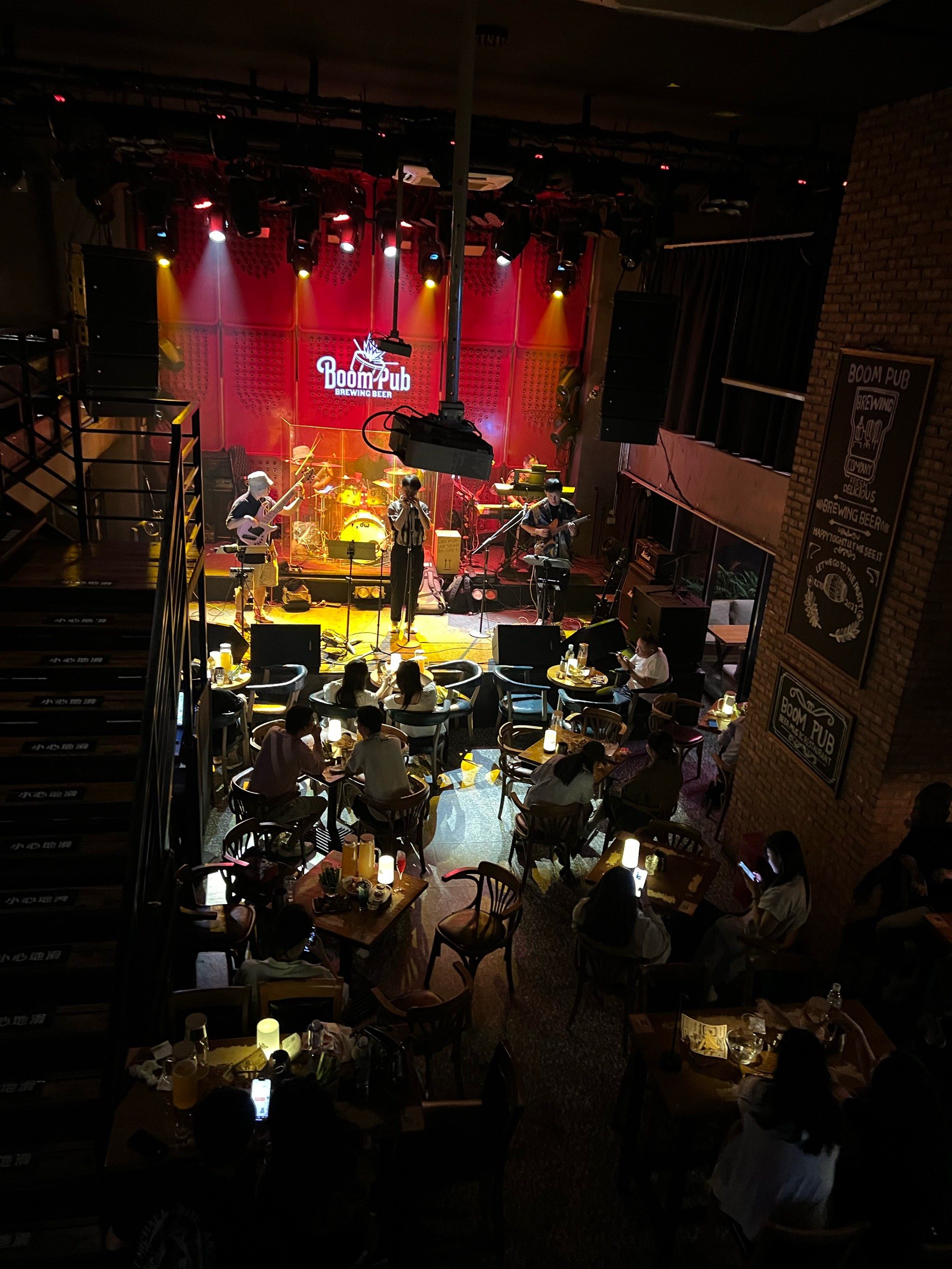 贵阳!能让我再去七八十次的bar🍻好好玩