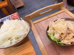 -黔三一夺夺粉酸汤火锅(百信店)