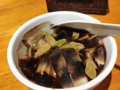 红糖冰粉-小金鬼·煎饺·鸽子汤