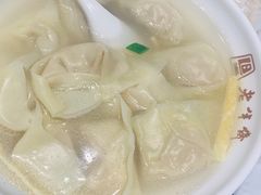 刀鱼馄饨-老半斋(福州路店)