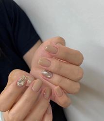 -艾薇美甲美睫