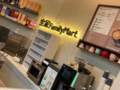 -全家便利店(上海火车站站二店)