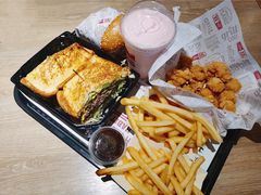 -The Habit Burger Grill 哈比特汉堡(复兴soho店)