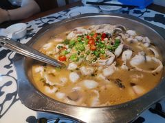 酸菜鱼-何哥鲜鱼餐厅(龙湖花园店)