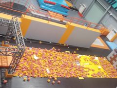 -极限PLAY运动娱乐新世界·团建派对潮玩休闲馆·室内蹦极高空游乐园