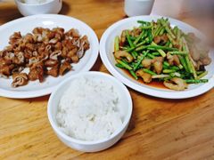 -曾氏肥肠馆(凯瑞雅居店)