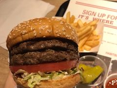 -The Habit Burger Grill 哈比特汉堡(复兴soho店)