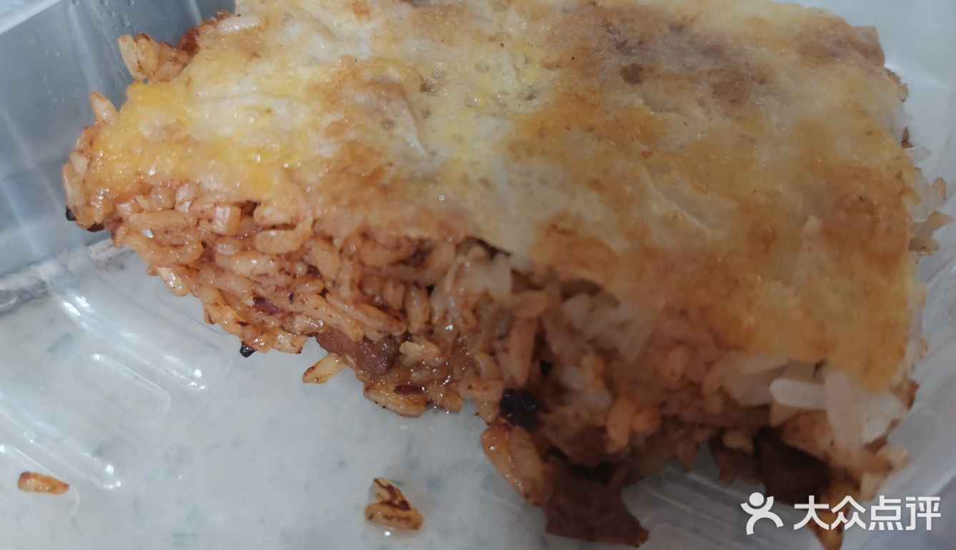 比如昨天就是豆皮、榴莲千层和土豆烧豆角