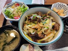 牛筋饭-炼火烤肉店