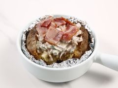 培根黑蒜风味芝士烤土豆-库滋明·俄罗斯特色美食(中央大街店)