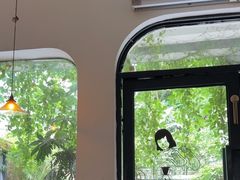 -彳亍咖啡·这里(水湾路店)