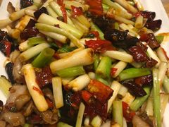 -兔行天下-鸿鹤鲜锅兔(中海国际店)