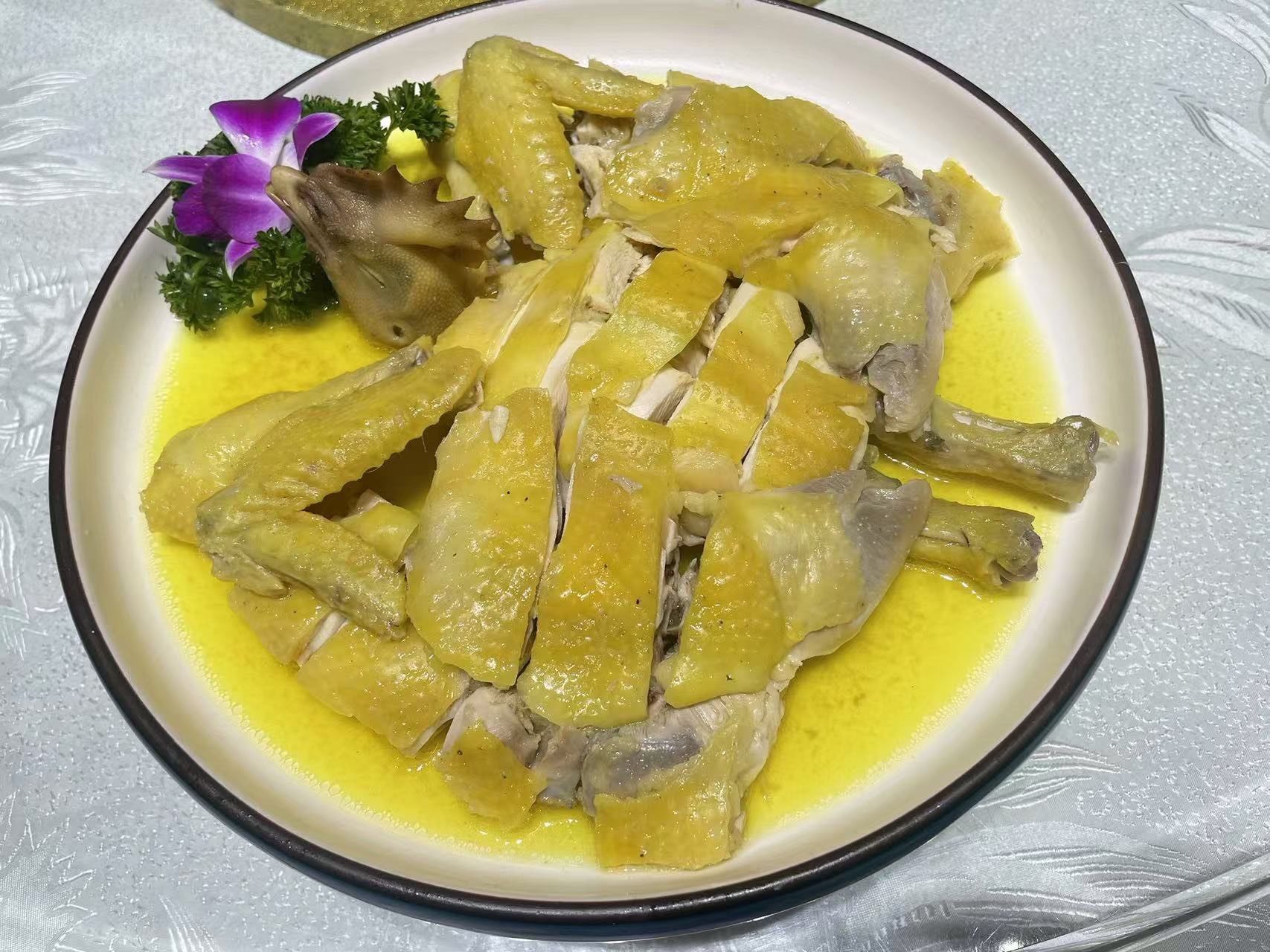 水晶鸡很香咸咸的味道很正,x