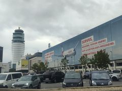 -维也纳国际机场