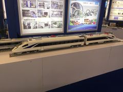 时速380公里/小时复兴号动车组模型-东浩兰生上海世博展览馆