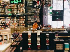 -钟书阁(群光广场店)