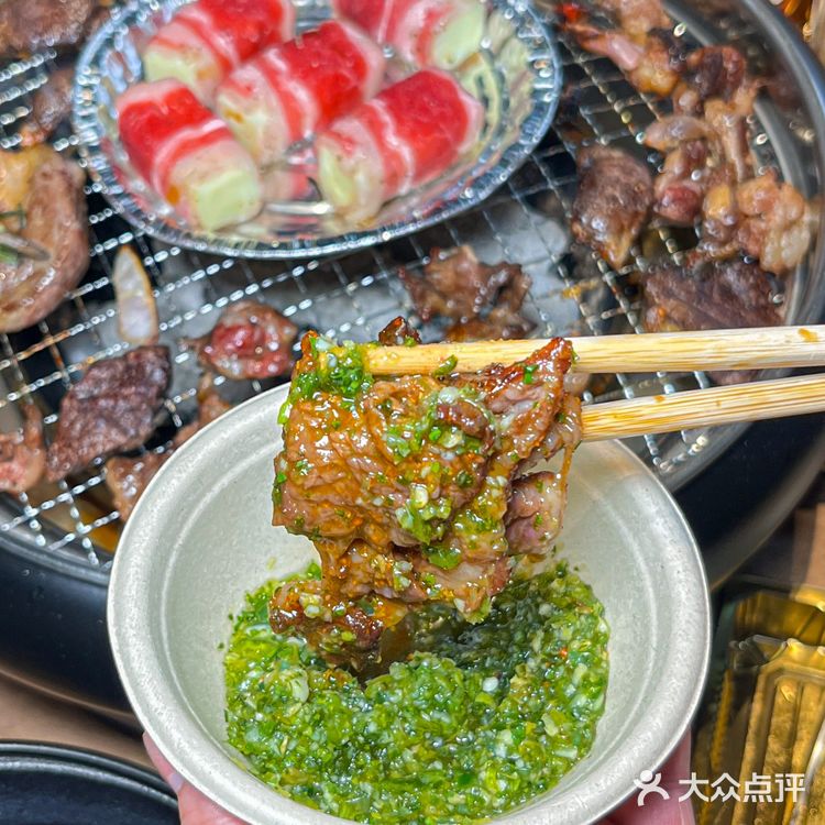 鞍山居民楼下的氛围感烤肉小店！好多新鲜玩意儿