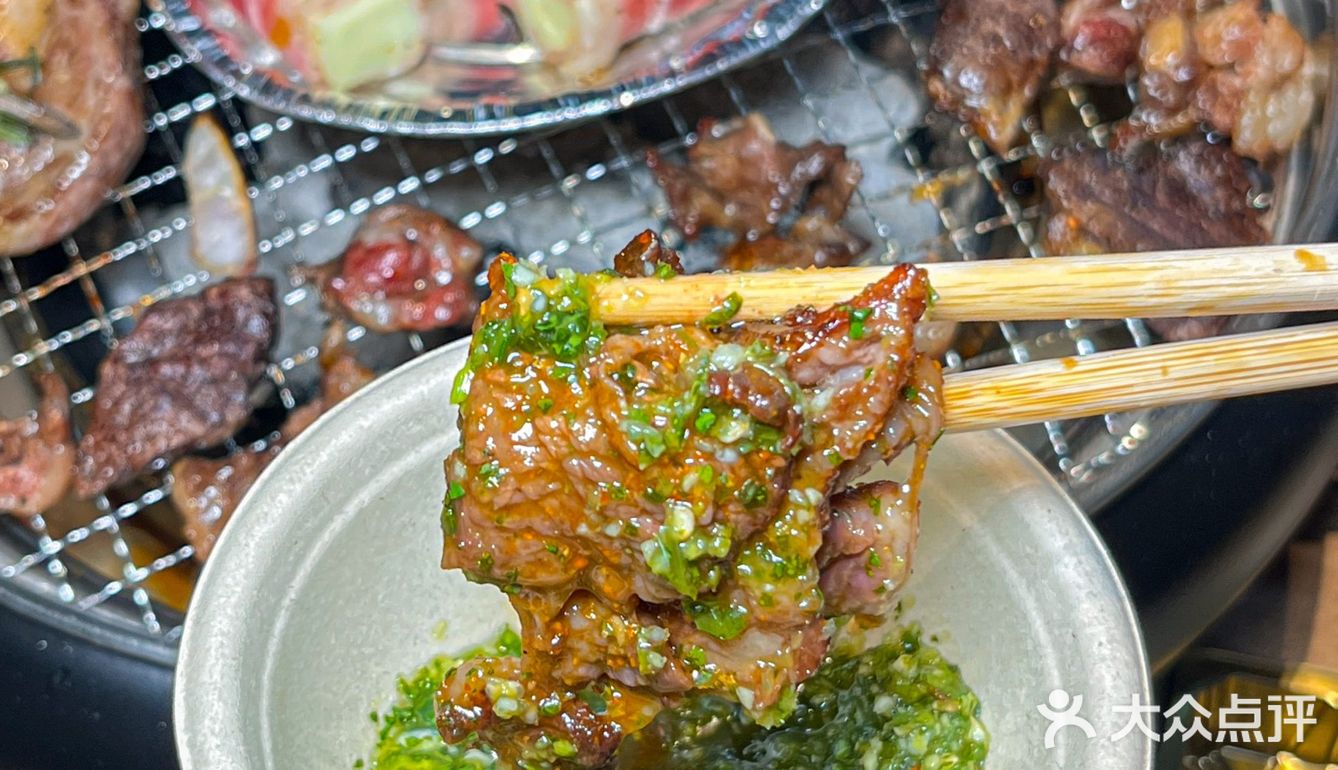 鞍山居民楼下的氛围感烤肉小店！好多新鲜玩意儿