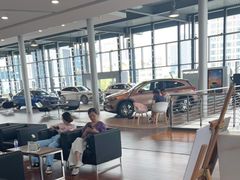 -杭州中升之星奔驰4S店(滨江店)