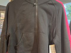 -lululemon(上海浦东IFC店)