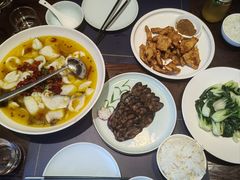 -湖畔鲁菜·二十年老字号餐厅(大明湖店)
