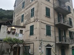 -马纳罗拉
