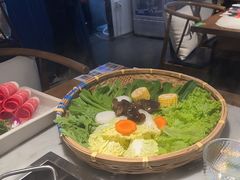 -尚尚仙·酸汤猪手·猪肚鸡火锅(华联万柳购物中心店)