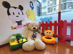 -抱抱熊托育中心(大悦城店)