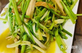 Water Celery and Tofu Skin Stir-fry