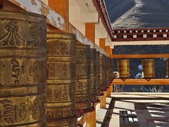 -比如骷髅墙景区