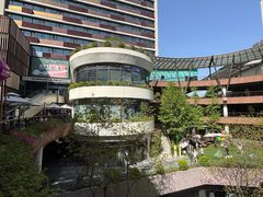 -瑞虹新天地月亮湾
