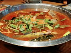 -野山舂·贵州现舂酸汤火锅(鸿通城店)