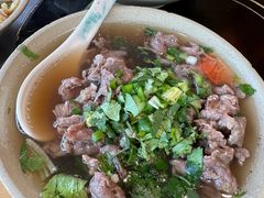 -大众跷脚牛肉馆·非遗传承单位(峨眉山店)