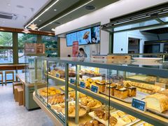面包甜点陈列柜-可颂坊(中心书城店)