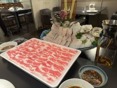 -鲜入唯煮·港式海鲜牛肉火锅(金宝街店)