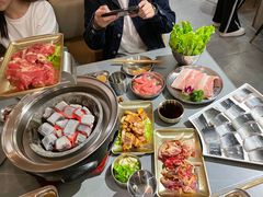 -围炉肉舍•炭烤活鳗•丹东海鲜烤肉(步行街店)