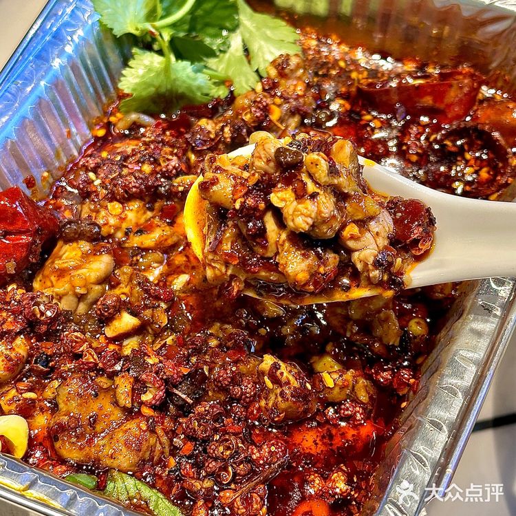 杭州西湖边东北烤串！人生建议：吃货币吃！！