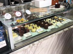 -UNI UNI(环亚凯瑟琳店)