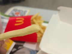 -麦当劳(上海虹桥站30B检票口楼上)