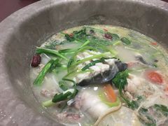 -姚记抚仙湖野生菌石锅鱼庄