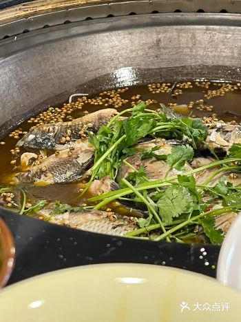 厂房改的铁锅鸡，点评没店