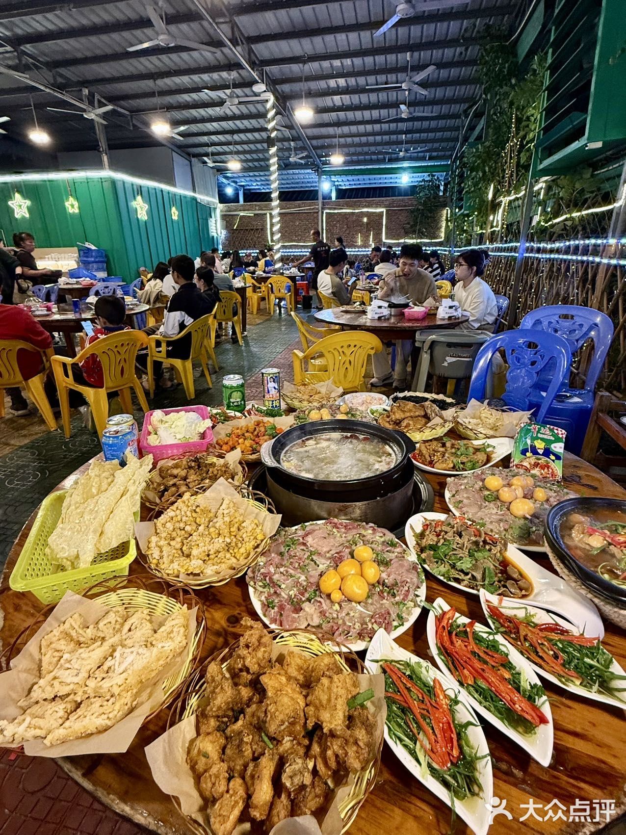 大表哥推荐的创新鸡煲！！谁吃谁知道！！